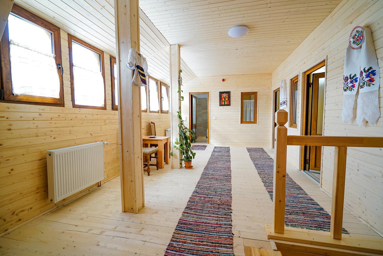 Casa Ralucai Hotell Moisei Exteriör bild