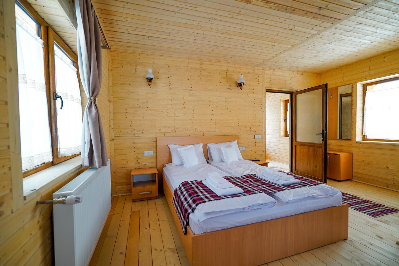 Casa Ralucai Hotell Moisei Exteriör bild