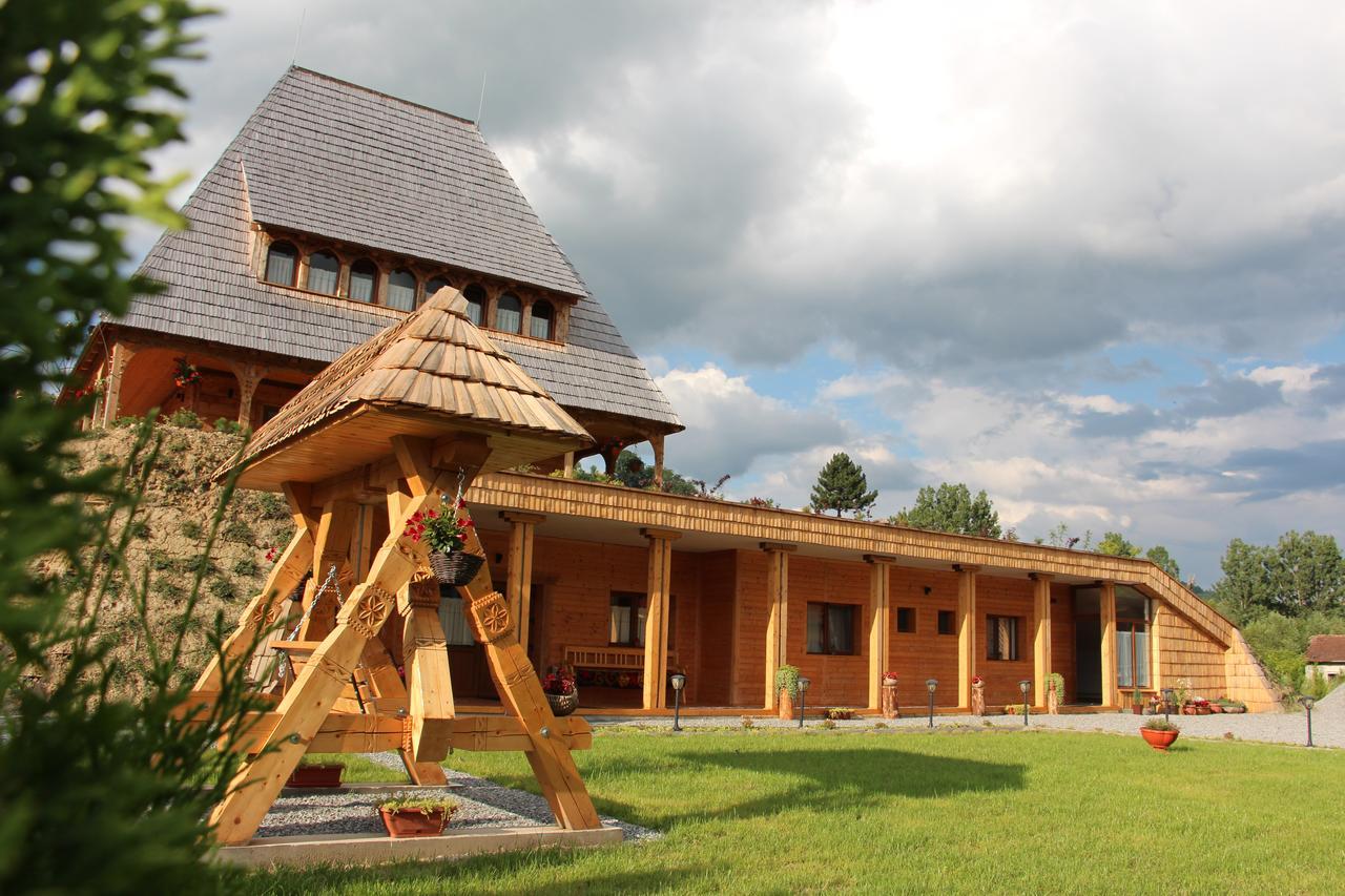 Casa Ralucai Hotell Moisei Exteriör bild