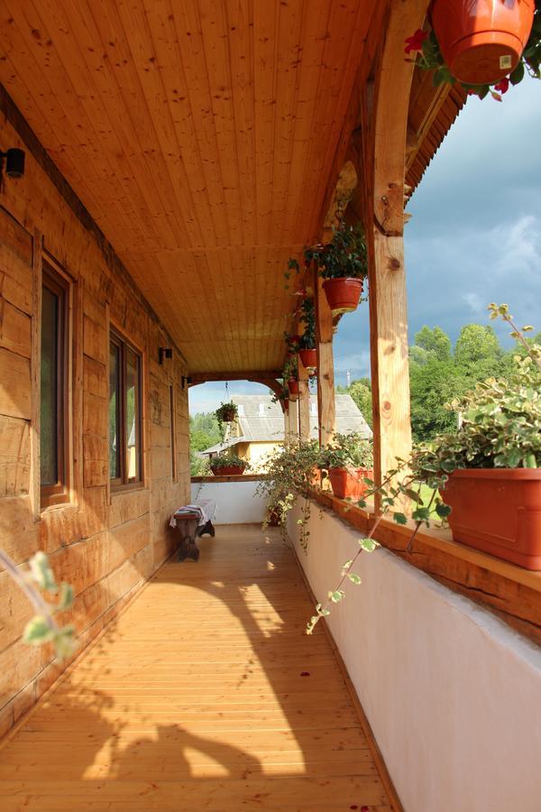 Casa Ralucai Hotell Moisei Exteriör bild