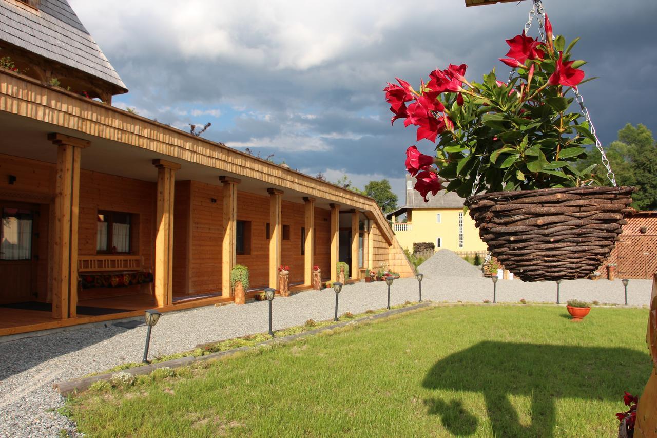 Casa Ralucai Hotell Moisei Exteriör bild